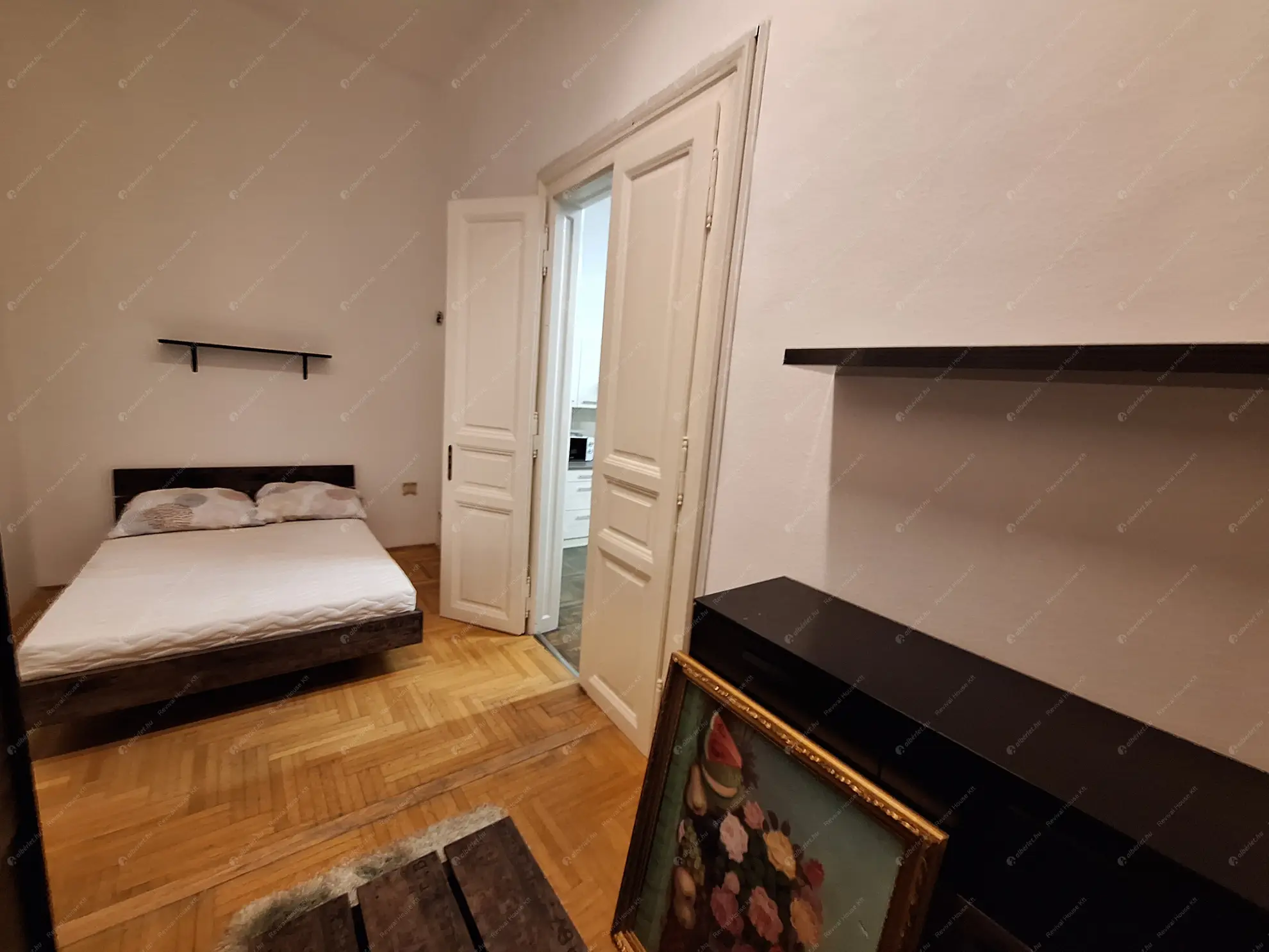 Kiadó albérlet 600000 Ft/hó áron: Budapest, V. kerület  Veres Pálné utca. Mérete: 100 nm, 5 szobás | Alberlet.hu - 6606082