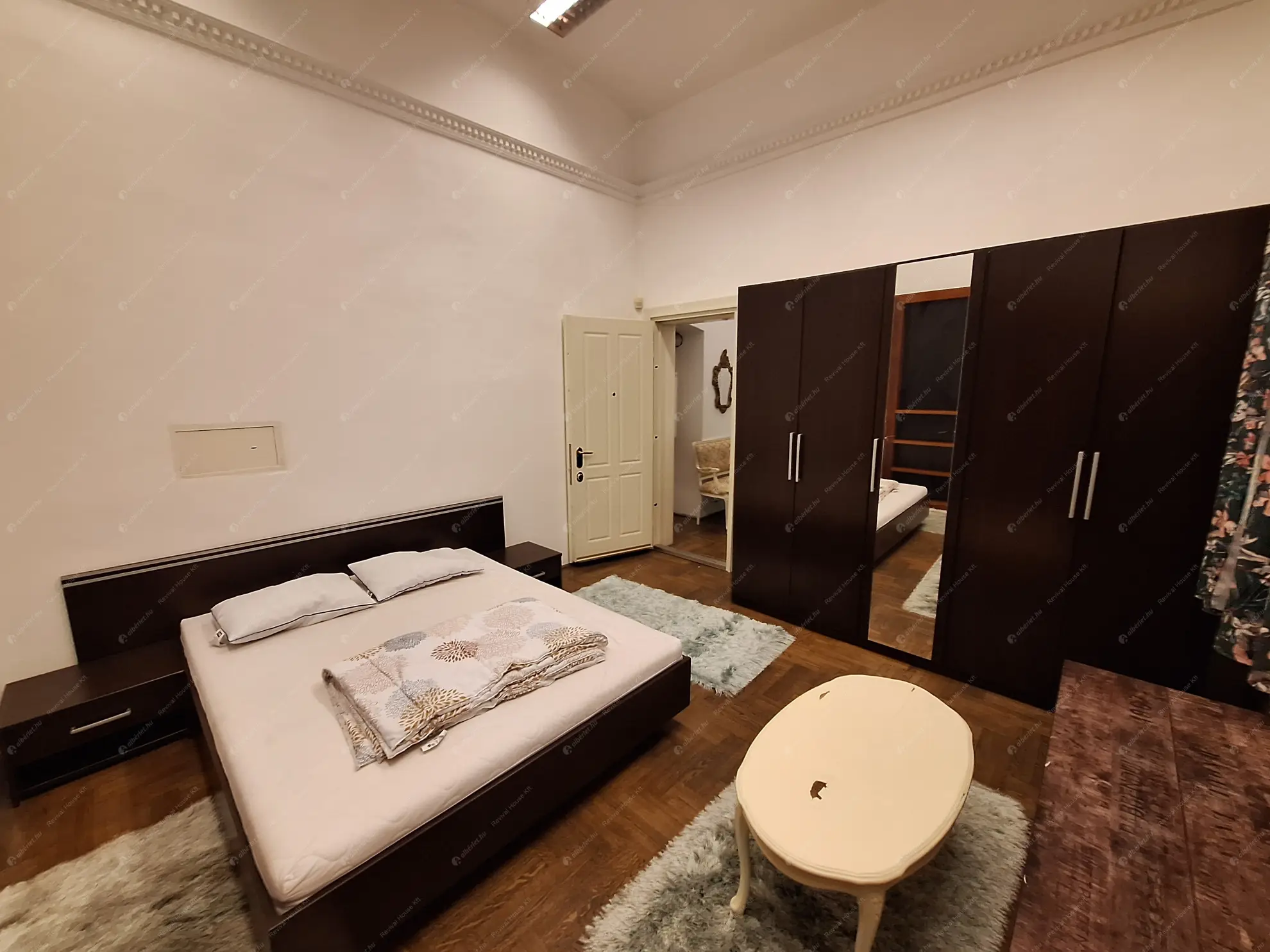 Kiadó albérlet 600000 Ft/hó áron: Budapest, V. kerület  Veres Pálné utca. Mérete: 100 nm, 5 szobás | Alberlet.hu - 6606086