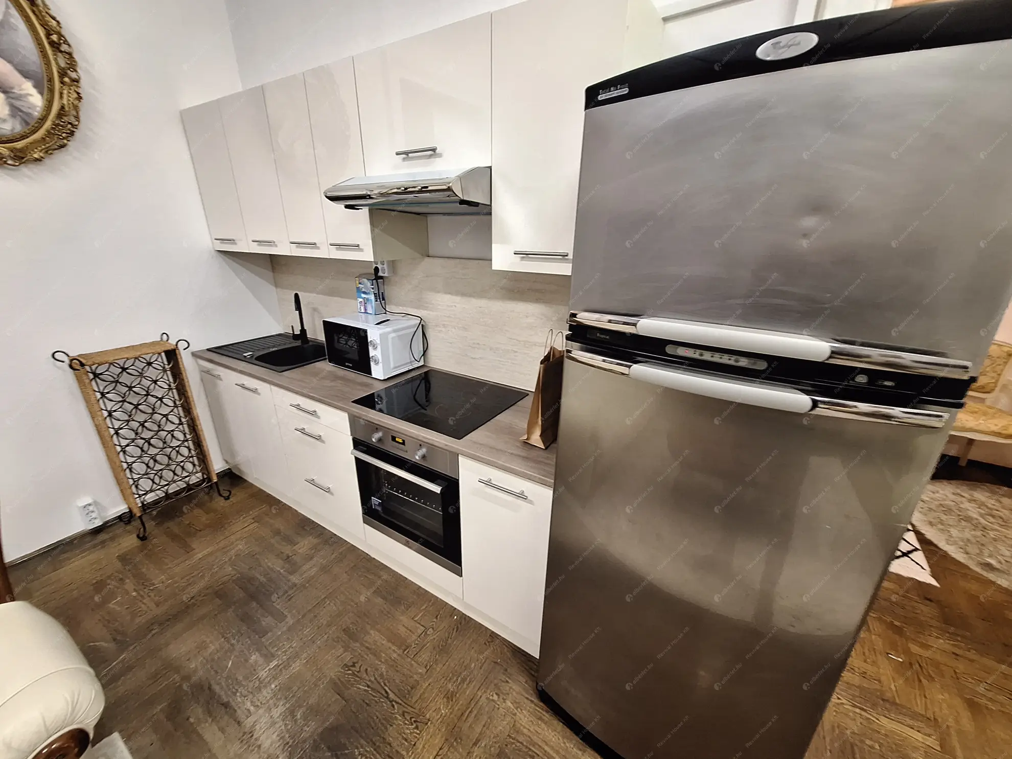 Kiadó albérlet 600000 Ft/hó áron: Budapest, V. kerület  Veres Pálné utca. Mérete: 100 nm, 5 szobás | Alberlet.hu - 6606092