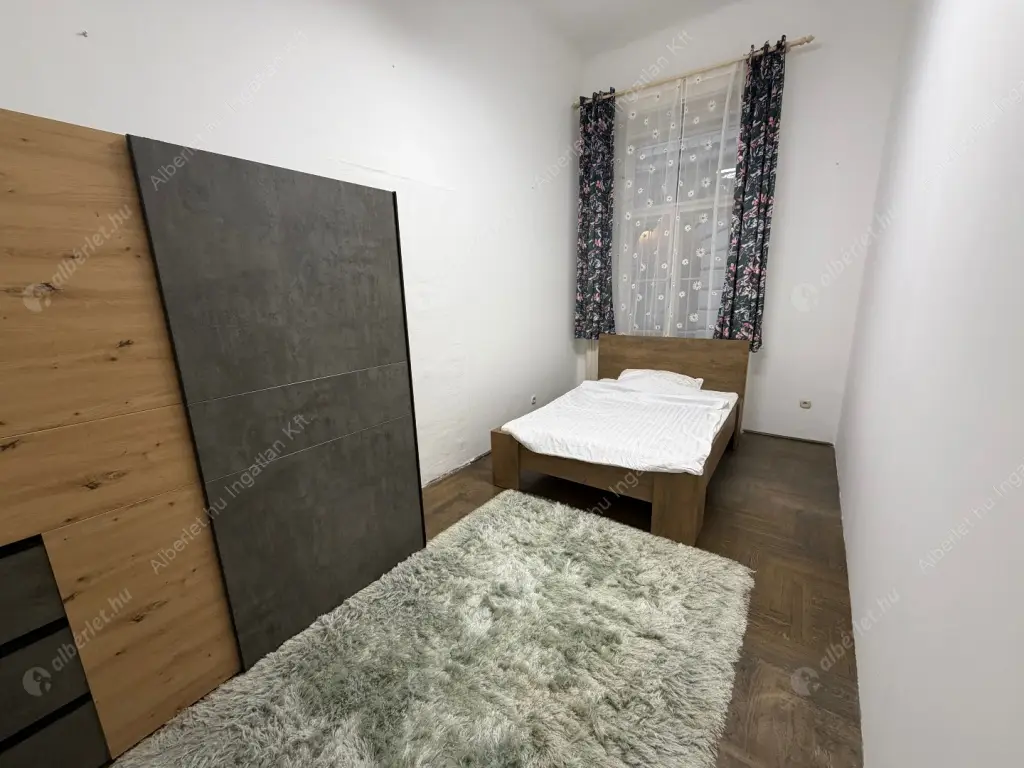 Kiadó albérlet 600000 Ft/hó áron: Budapest, V. kerület  Veres Pálné utca. Mérete: 105 nm, 5 szobás | Alberlet.hu - 6603724