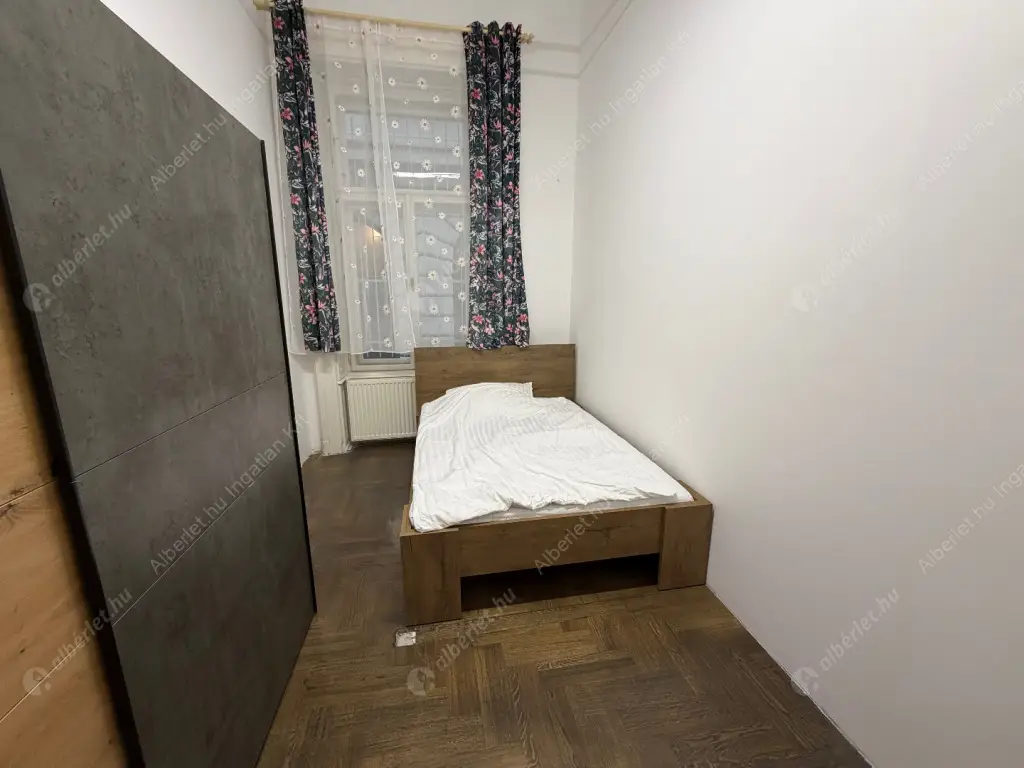 Kiadó albérlet 600000 Ft/hó áron: Budapest, V. kerület  Veres Pálné utca. Mérete: 105 nm, 5 szobás | Alberlet.hu - 6603727