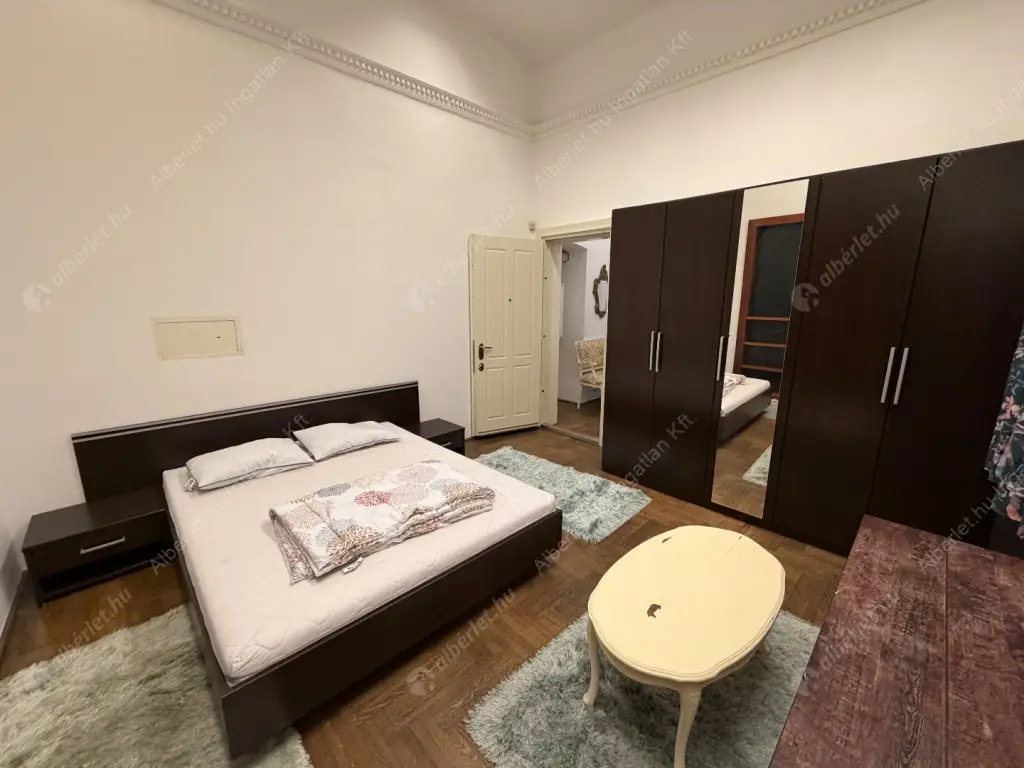 Kiadó albérlet 600000 Ft/hó áron: Budapest, V. kerület  Veres Pálné utca. Mérete: 105 nm, 5 szobás | Alberlet.hu - 6603735