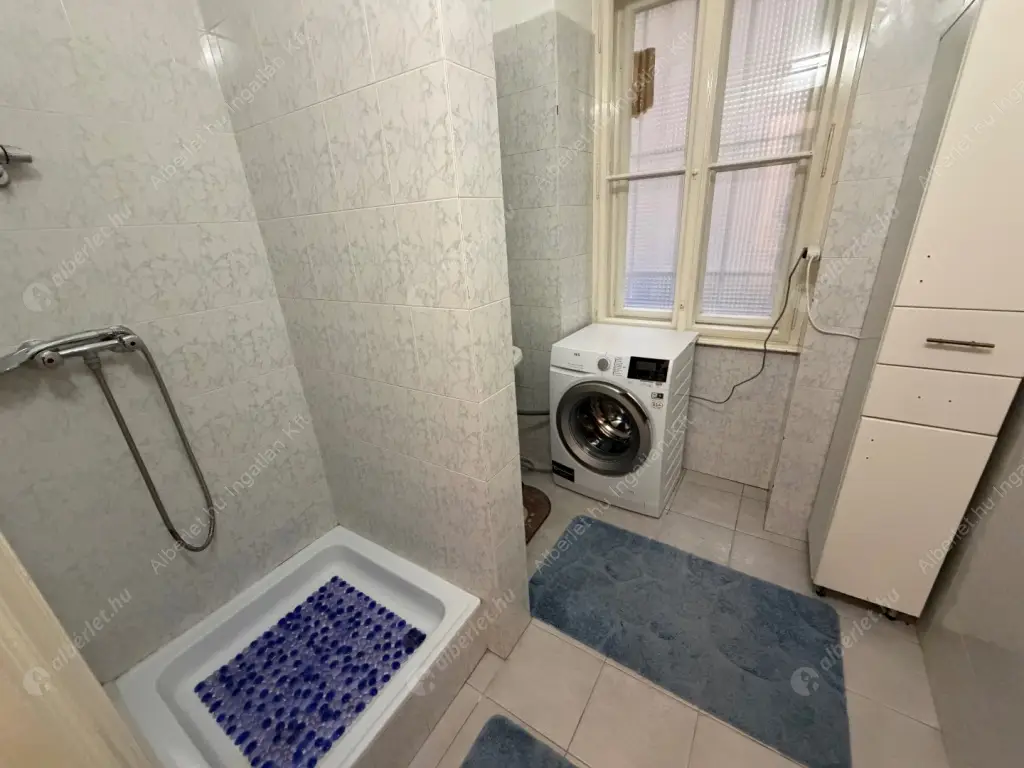 Kiadó albérlet 600000 Ft/hó áron: Budapest, V. kerület  Veres Pálné utca. Mérete: 105 nm, 5 szobás | Alberlet.hu - 6603736