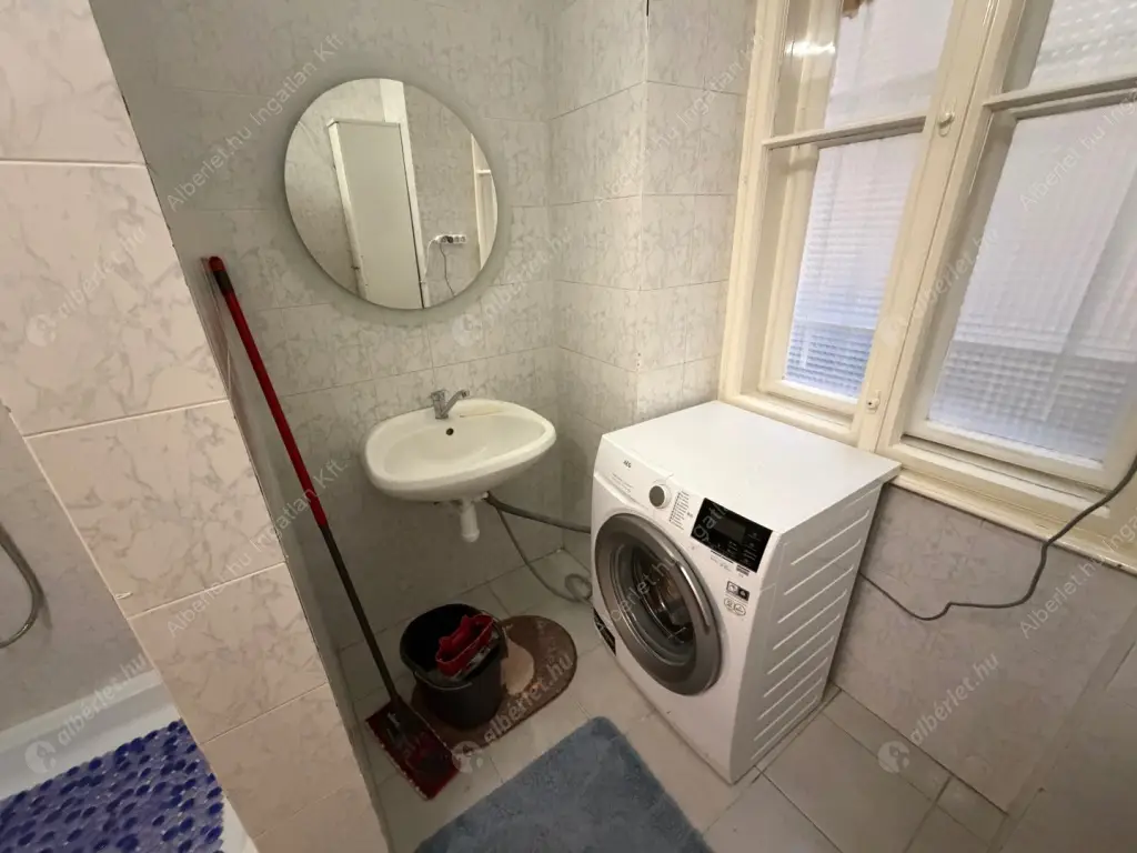 Kiadó albérlet 600000 Ft/hó áron: Budapest, V. kerület  Veres Pálné utca. Mérete: 105 nm, 5 szobás | Alberlet.hu - 6603737