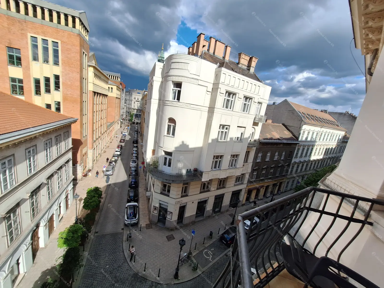 Kiadó albérlet 1093000 Ft/hó áron: Budapest, V. kerület  Veres Pálné utca. Mérete: 125 nm, 3 szobás | Alberlet.hu - 6707162