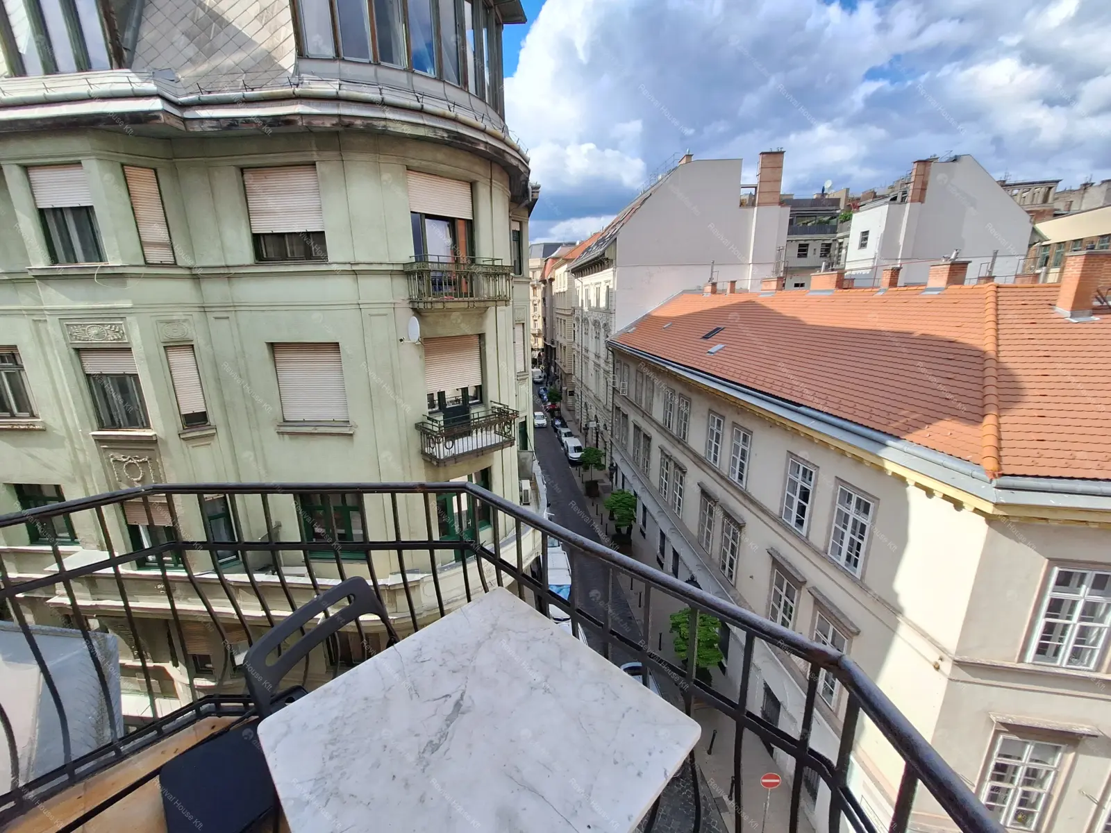 Kiadó albérlet 1093000 Ft/hó áron: Budapest, V. kerület  Veres Pálné utca. Mérete: 125 nm, 3 szobás | Alberlet.hu - 6707163