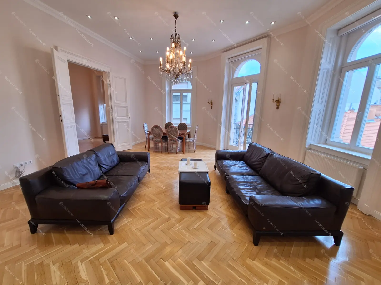 Kiadó albérlet 1093000 Ft/hó áron: Budapest, V. kerület  Veres Pálné utca. Mérete: 125 nm, 3 szobás | Alberlet.hu - 6707166