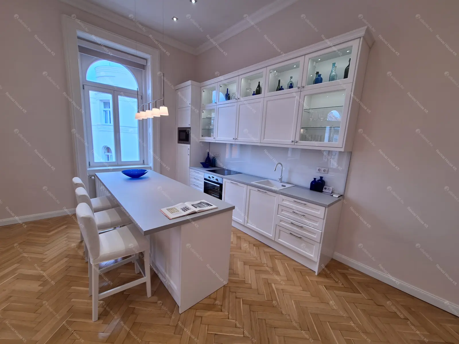 Kiadó albérlet 1093000 Ft/hó áron: Budapest, V. kerület  Veres Pálné utca. Mérete: 125 nm, 3 szobás | Alberlet.hu - 6707168