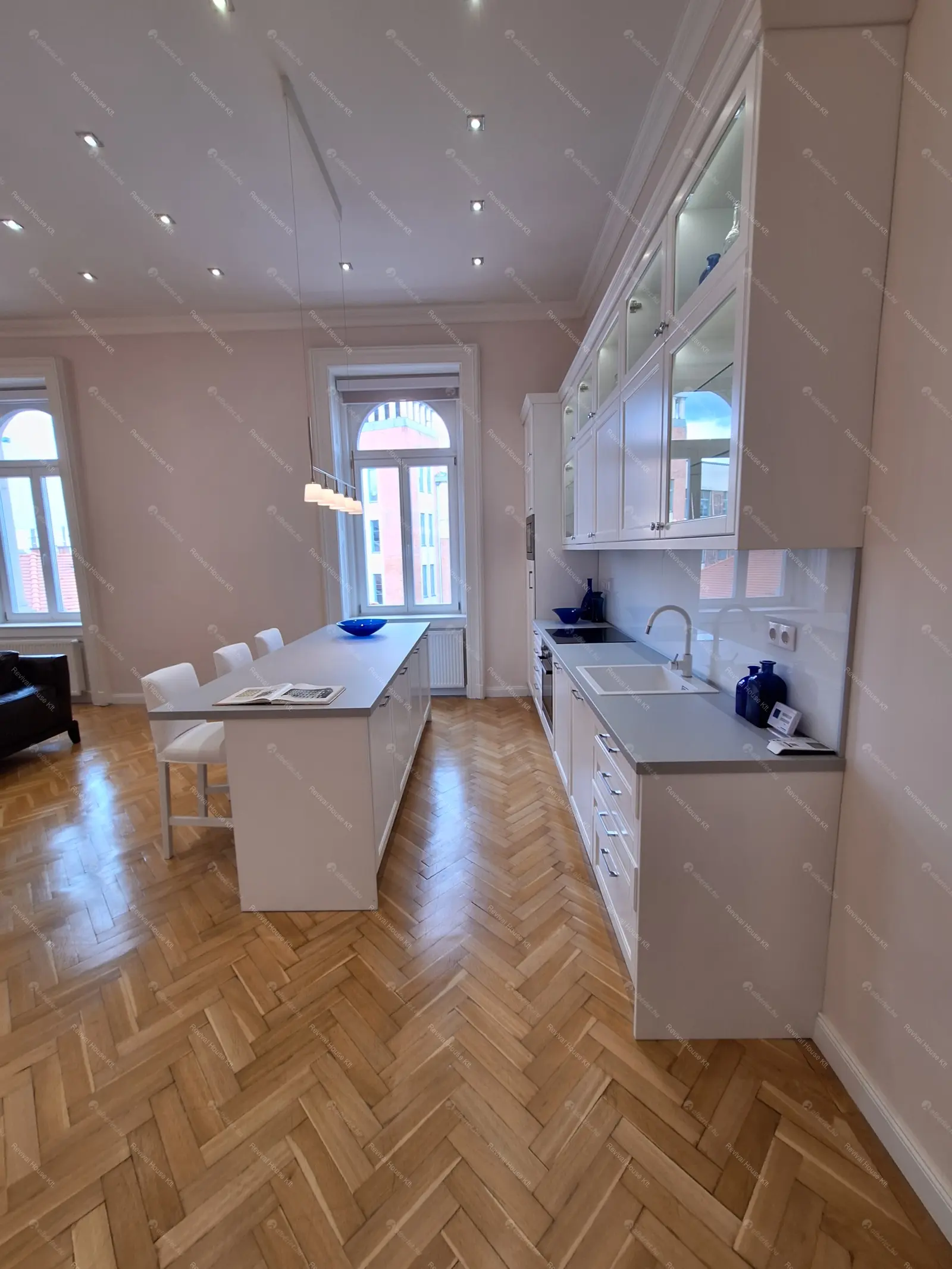 Kiadó albérlet 1093000 Ft/hó áron: Budapest, V. kerület  Veres Pálné utca. Mérete: 125 nm, 3 szobás | Alberlet.hu - 6707169