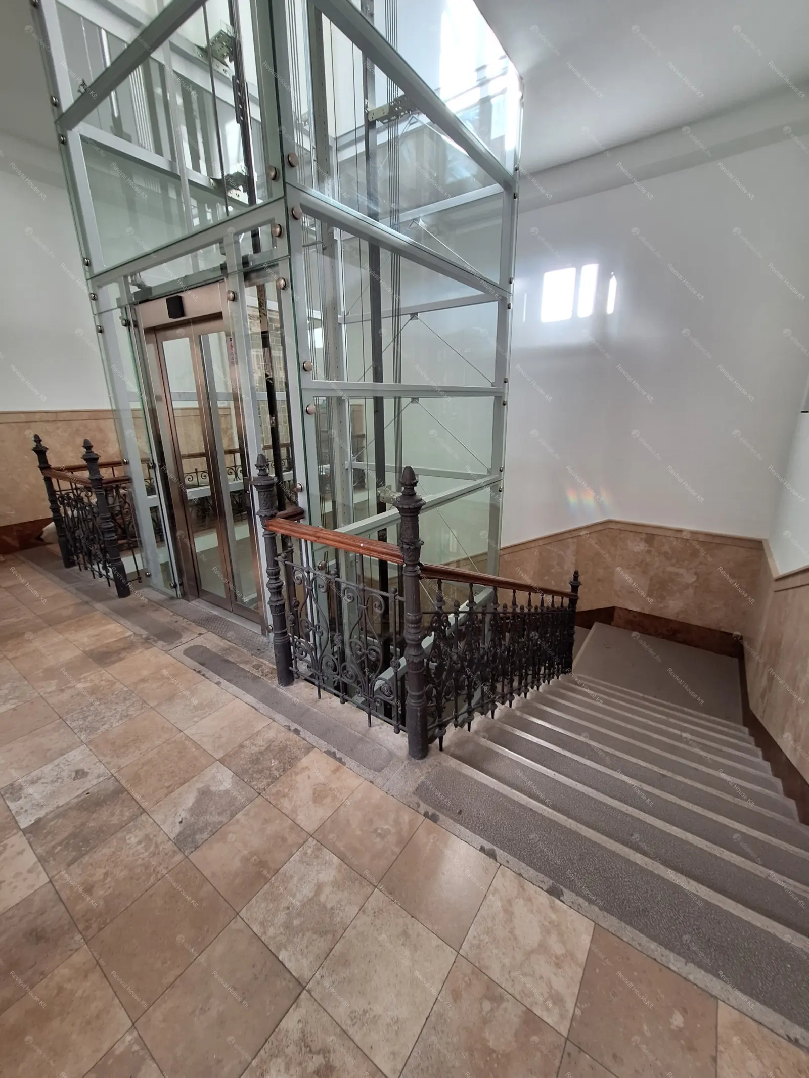 Kiadó albérlet 1093000 Ft/hó áron: Budapest, V. kerület  Veres Pálné utca. Mérete: 125 nm, 3 szobás | Alberlet.hu - 6707174