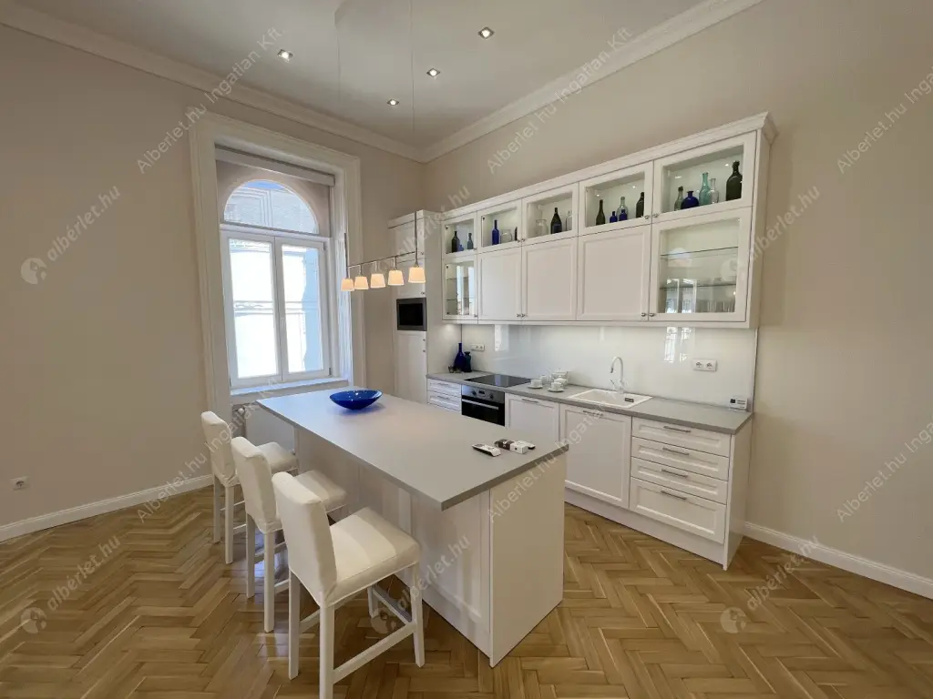 Kiadó albérlet 1146000 Ft/hó áron: Budapest, V. kerület  Veres Pálné utca. Mérete: 125 nm, 3 szobás | Alberlet.hu - 6519118