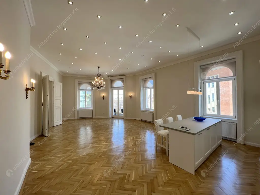 Kiadó albérlet 1146000 Ft/hó áron: Budapest, V. kerület  Veres Pálné utca. Mérete: 125 nm, 3 szobás | Alberlet.hu - 6519120