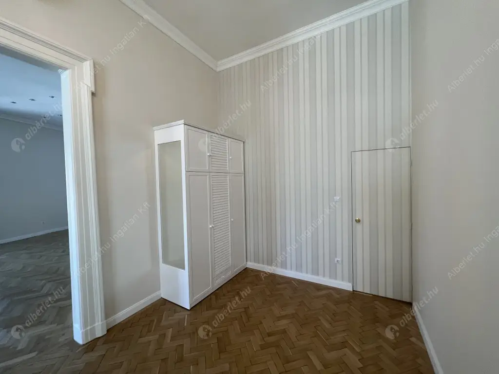 Kiadó albérlet 1146000 Ft/hó áron: Budapest, V. kerület  Veres Pálné utca. Mérete: 125 nm, 3 szobás | Alberlet.hu - 6519130