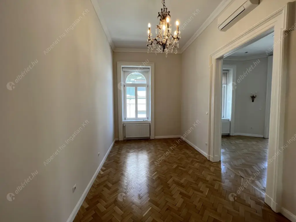 Kiadó albérlet 1146000 Ft/hó áron: Budapest, V. kerület  Veres Pálné utca. Mérete: 125 nm, 3 szobás | Alberlet.hu - 6519131