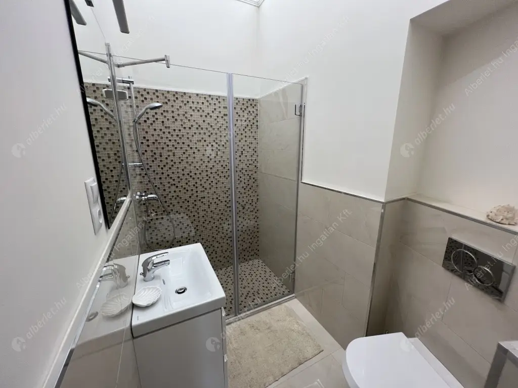 Kiadó albérlet 1146000 Ft/hó áron: Budapest, V. kerület  Veres Pálné utca. Mérete: 125 nm, 3 szobás | Alberlet.hu - 6519132