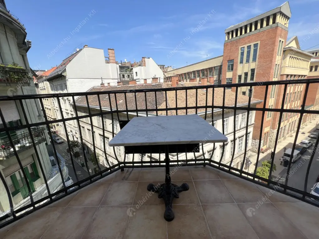Kiadó albérlet 1146000 Ft/hó áron: Budapest, V. kerület  Veres Pálné utca. Mérete: 125 nm, 3 szobás | Alberlet.hu - 6519134