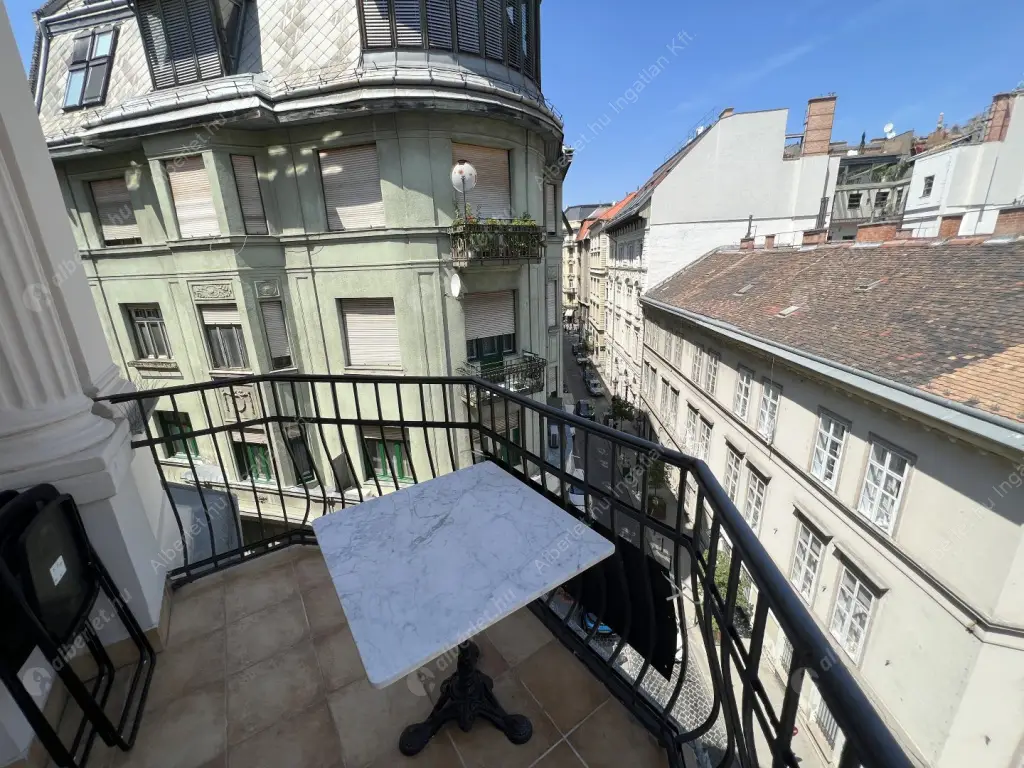 Kiadó albérlet 1146000 Ft/hó áron: Budapest, V. kerület  Veres Pálné utca. Mérete: 125 nm, 3 szobás | Alberlet.hu - 6519136