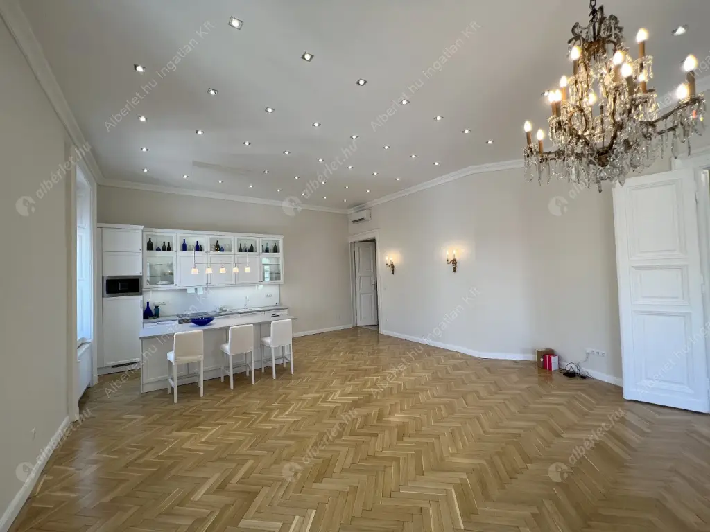 Kiadó albérlet 1146000 Ft/hó áron: Budapest, V. kerület  Veres Pálné utca. Mérete: 125 nm, 3 szobás | Alberlet.hu - 6519140