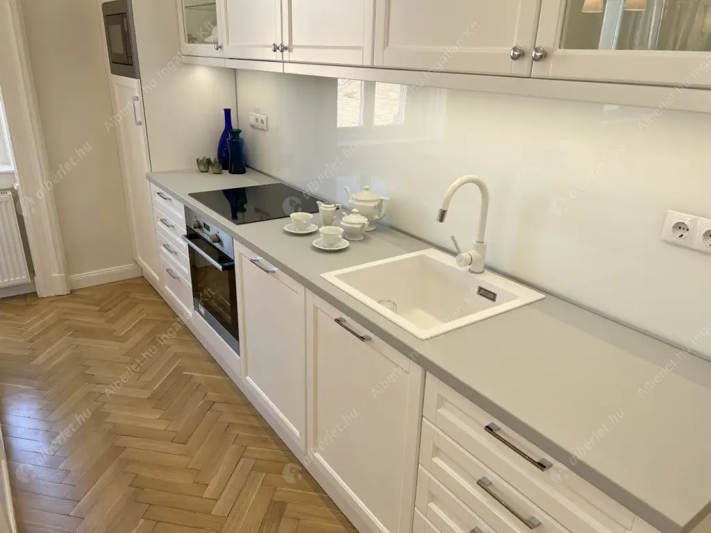 Kiadó albérlet 1146000 Ft/hó áron: Budapest, V. kerület  Veres Pálné utca. Mérete: 125 nm, 3 szobás | Alberlet.hu - 6519142