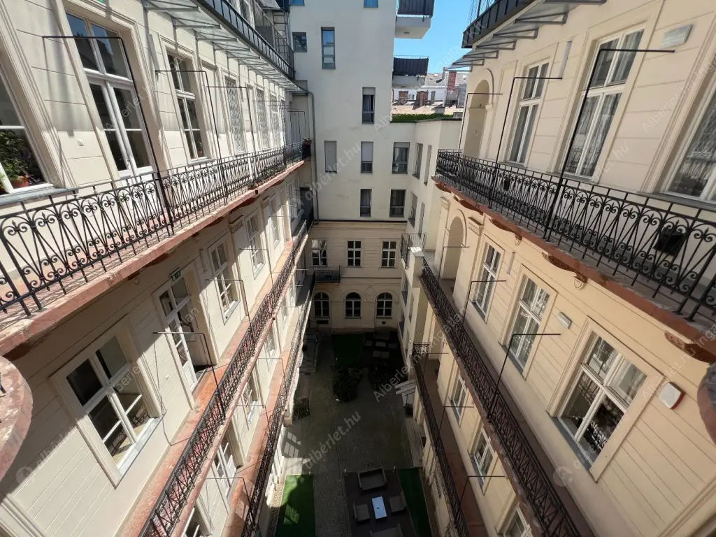 Kiadó albérlet 1146000 Ft/hó áron: Budapest, V. kerület  Veres Pálné utca. Mérete: 125 nm, 3 szobás | Alberlet.hu - 6519144