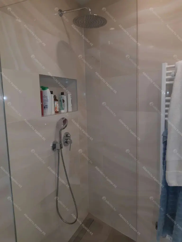 Kiadó albérlet 799000 Ft/hó áron: Budapest, V. kerület  Veres Pálné utca. Mérete: 141 nm, 4 szobás | Alberlet.hu - 6660981