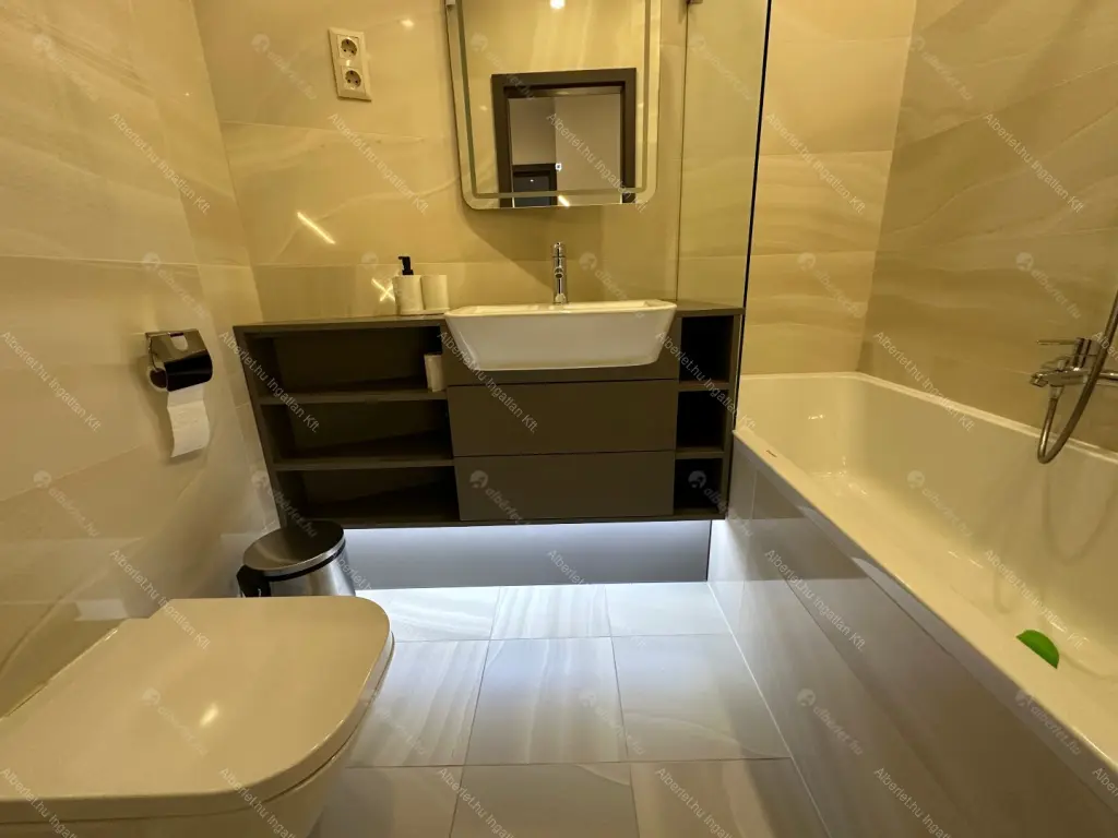 Kiadó albérlet 798000 Ft/hó áron: Budapest, V. kerület  Veres Pálné utca. Mérete: 141 nm, 4 szobás | Alberlet.hu - 6682720