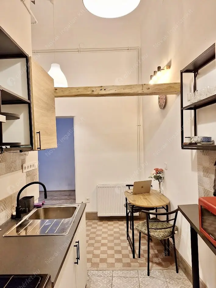 Kiadó albérlet 215000 Ft/hó áron: Budapest, V. kerület  Veres Pálné utca. Mérete: 31 nm, 1 szobás | Alberlet.hu - 6634733