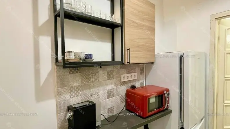 Kiadó albérlet 215000 Ft/hó áron: Budapest, V. kerület  Veres Pálné utca. Mérete: 31 nm, 1 szobás | Alberlet.hu - 6640374