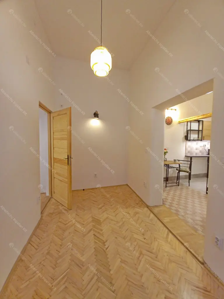 Kiadó albérlet 215000 Ft/hó áron: Budapest, V. kerület  Veres Pálné utca. Mérete: 31 nm, 1 szobás | Alberlet.hu - 6642986