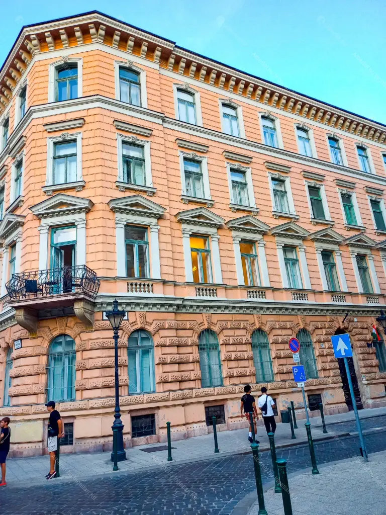 Kiadó albérlet 215000 Ft/hó áron: Budapest, V. kerület  Veres Pálné utca. Mérete: 31 nm, 1 szobás | Alberlet.hu - 6642992