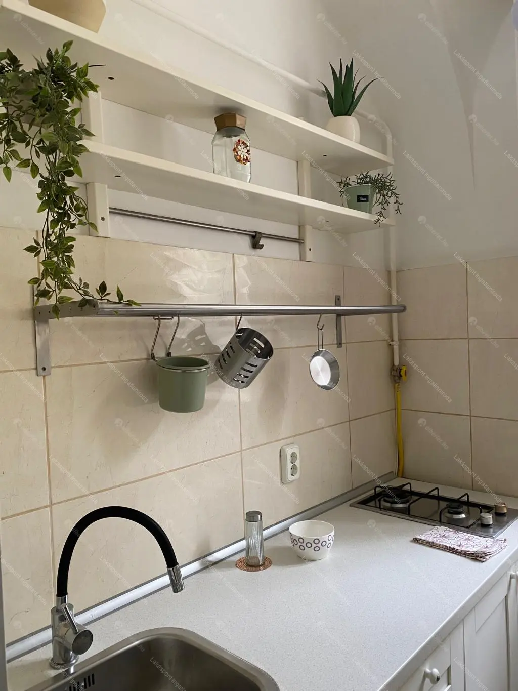 Kiadó albérlet 220000 Ft/hó áron: Budapest, V. kerület  Veres Pálné utca. Mérete: 35 nm, 1 szobás | Alberlet.hu - 6697309