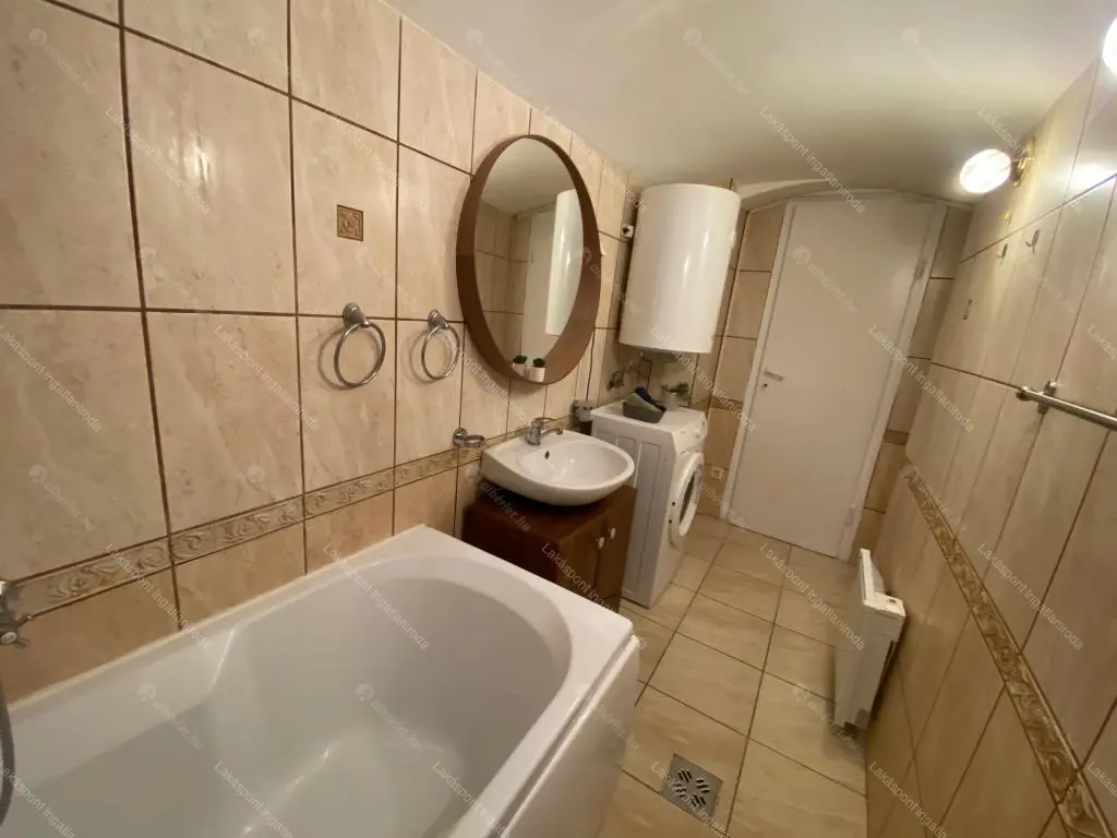 Kiadó albérlet 220000 Ft/hó áron: Budapest, V. kerület  Veres Pálné utca. Mérete: 35 nm, 1 szobás | Alberlet.hu - 6697312