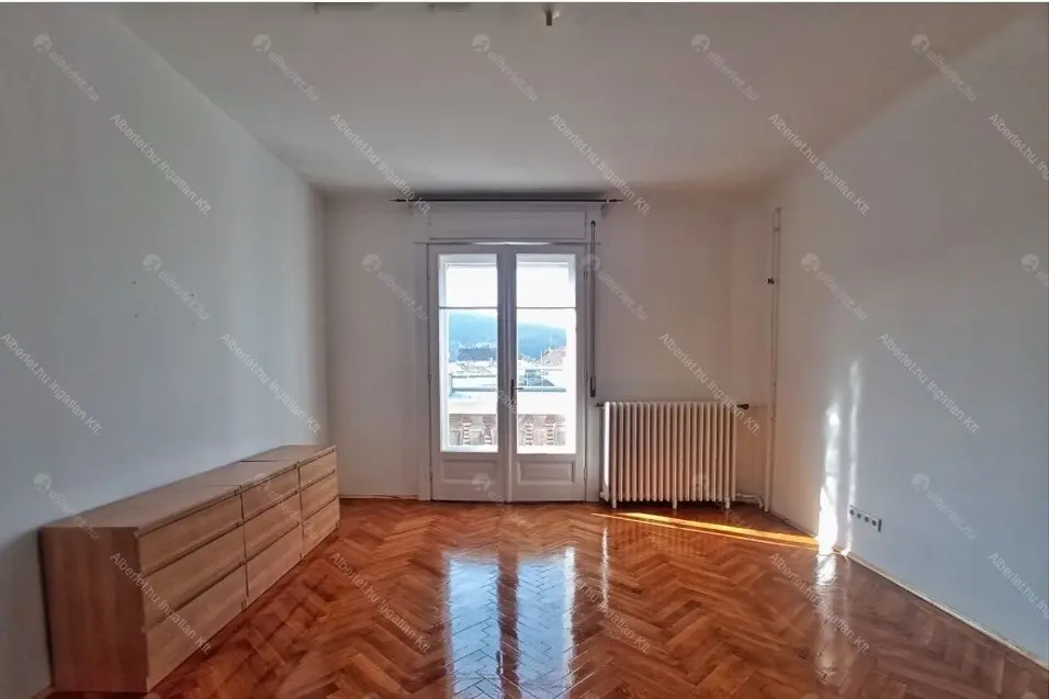 Kiadó albérlet 230000 Ft/hó áron: Budapest, V. kerület  Veres Pálné utca. Mérete: 50 nm, 2 szobás | Alberlet.hu - 6669940