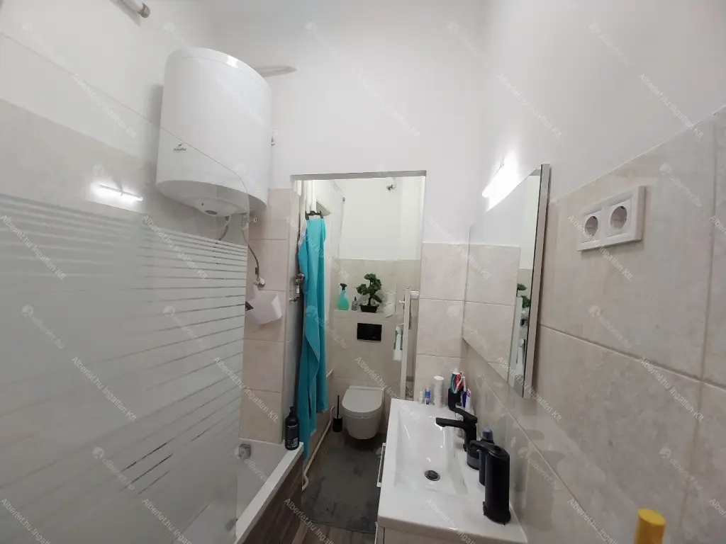 Kiadó albérlet 230000 Ft/hó áron: Budapest, V. kerület  Veres Pálné utca. Mérete: 50 nm, 2 szobás | Alberlet.hu - 6669945