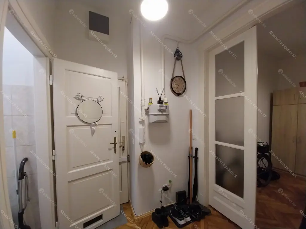 Kiadó albérlet 230000 Ft/hó áron: Budapest, V. kerület  Veres Pálné utca. Mérete: 50 nm, 2 szobás | Alberlet.hu - 6669948