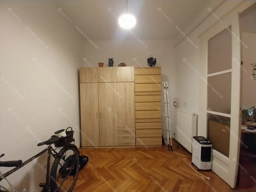 Kiadó albérlet 230000 Ft/hó áron: Budapest, V. kerület  Veres Pálné utca. Mérete: 50 nm, 2 szobás | Alberlet.hu - 6669949