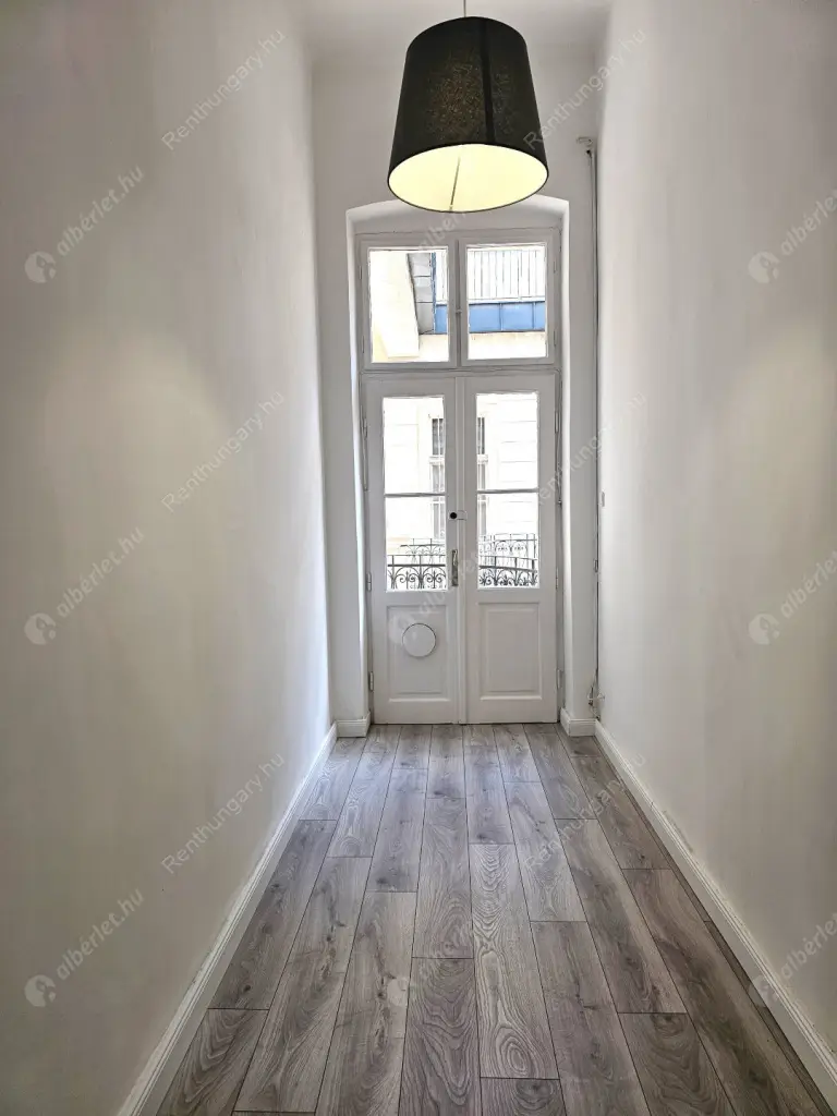 Kiadó albérlet 499000 Ft/hó áron: Budapest, V. kerület  Veres Pálné utca. Mérete: 97 nm, 4 szobás | Alberlet.hu - 6567282