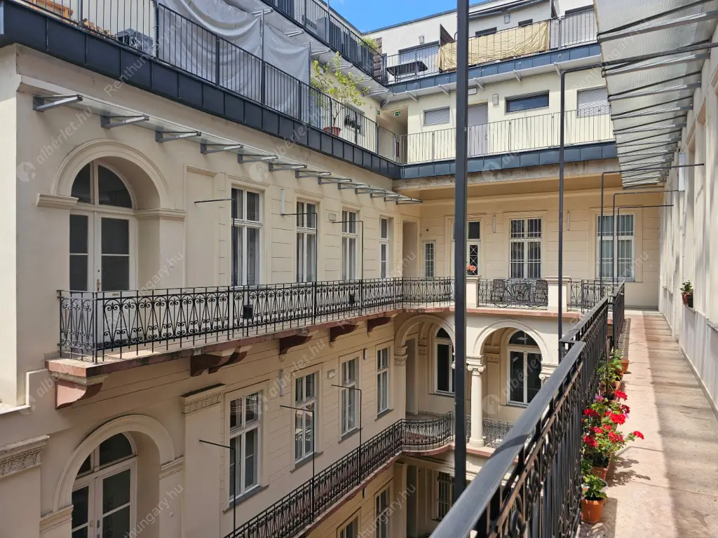 Kiadó albérlet 499000 Ft/hó áron: Budapest, V. kerület  Veres Pálné utca. Mérete: 97 nm, 4 szobás | Alberlet.hu - 6610978