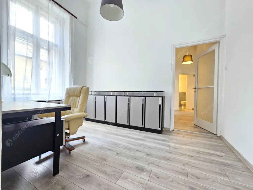 Kiadó albérlet 499000 Ft/hó áron: Budapest, V. kerület  Veres Pálné utca. Mérete: 97 nm, 4 szobás | Alberlet.hu - 6610988