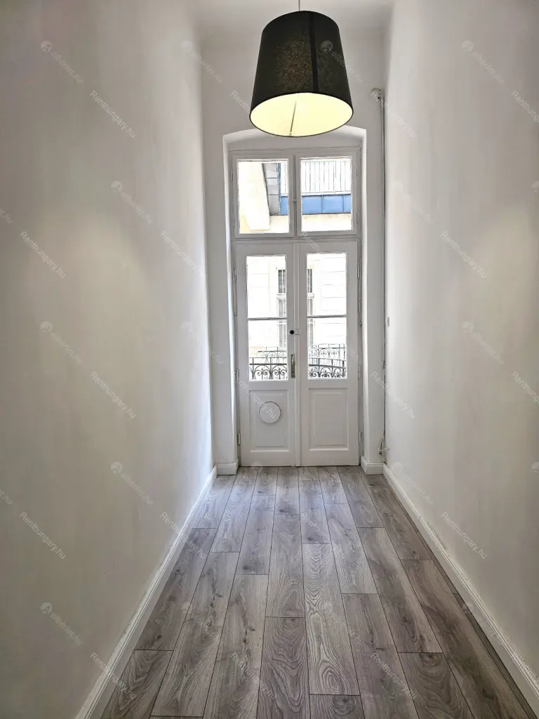 Kiadó albérlet 499000 Ft/hó áron: Budapest, V. kerület  Veres Pálné utca. Mérete: 97 nm, 4 szobás | Alberlet.hu - 6652317