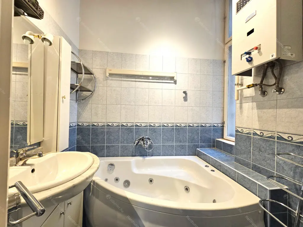 Kiadó albérlet 499000 Ft/hó áron: Budapest, V. kerület  Veres Pálné utca. Mérete: 97 nm, 4 szobás | Alberlet.hu - 6652318