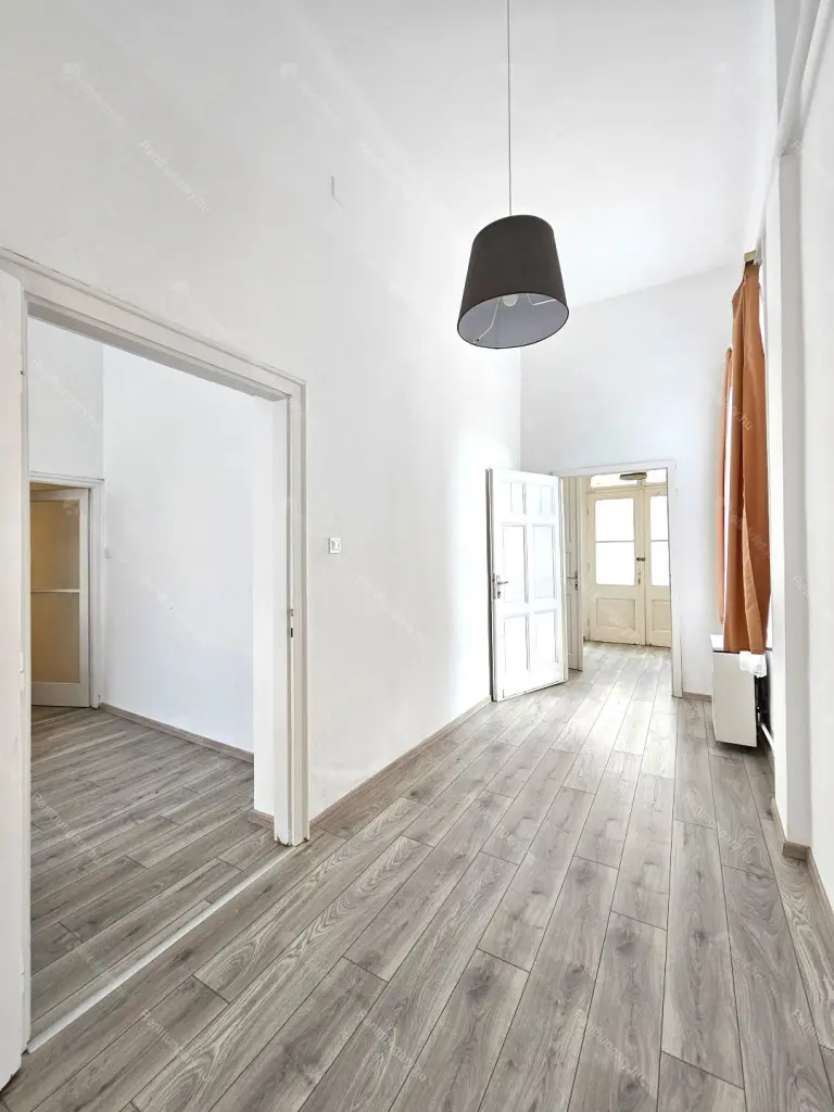 Kiadó albérlet 499000 Ft/hó áron: Budapest, V. kerület  Veres Pálné utca. Mérete: 97 nm, 4 szobás | Alberlet.hu - 6652328