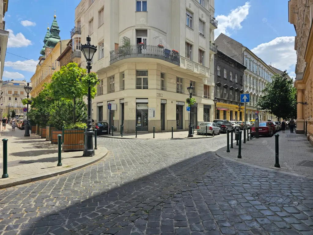 Kiadó albérlet 499000 Ft/hó áron: Budapest, V. kerület  Veres Pálné utca. Mérete: 97 nm, 4 szobás | Alberlet.hu - 6652338