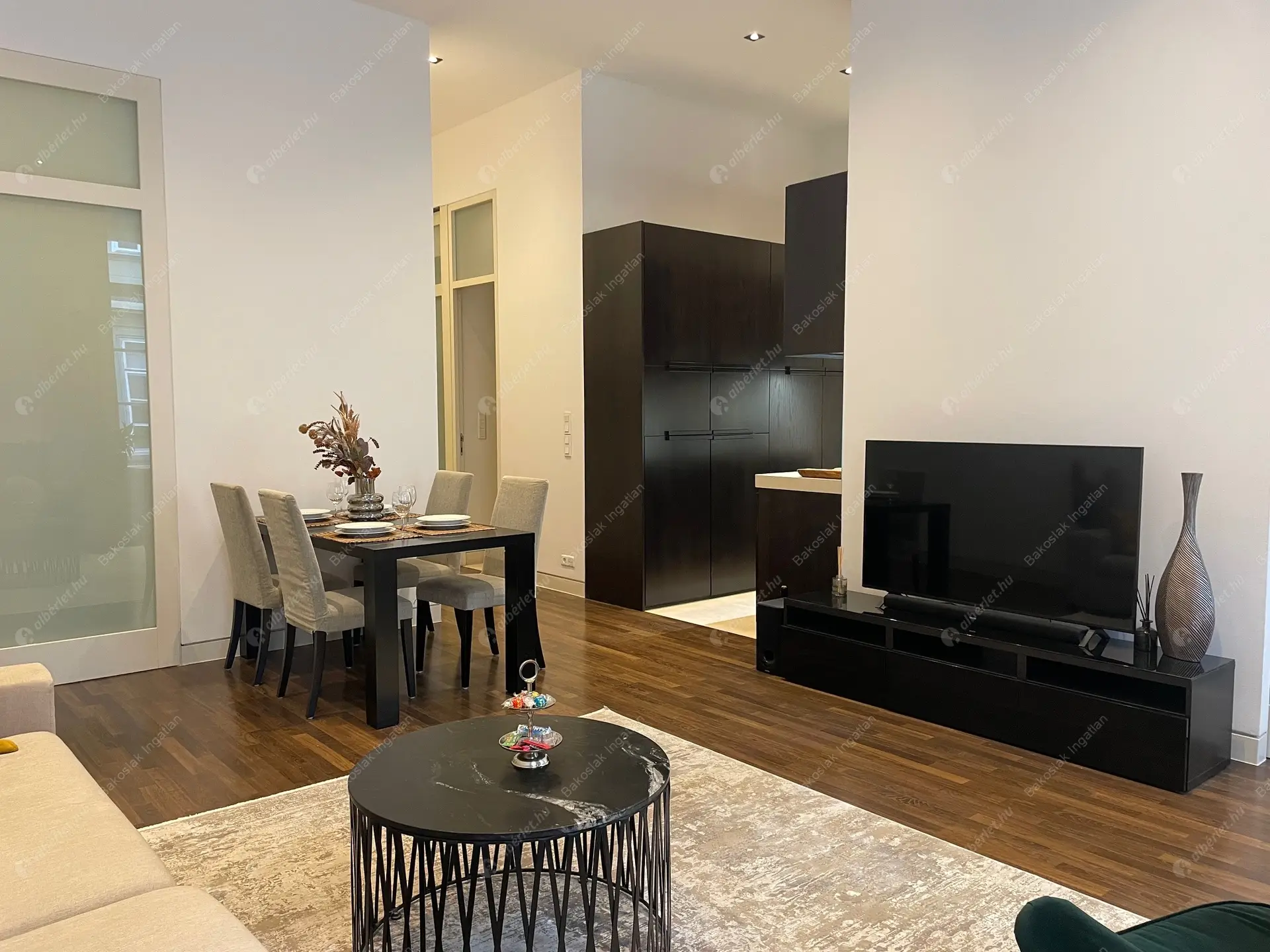 Kiadó albérlet 799000 Ft/hó áron: Budapest, V. kerület  Vigyázó Ferenc utca. Mérete: 75 nm, 2 szobás | Alberlet.hu - 6397356