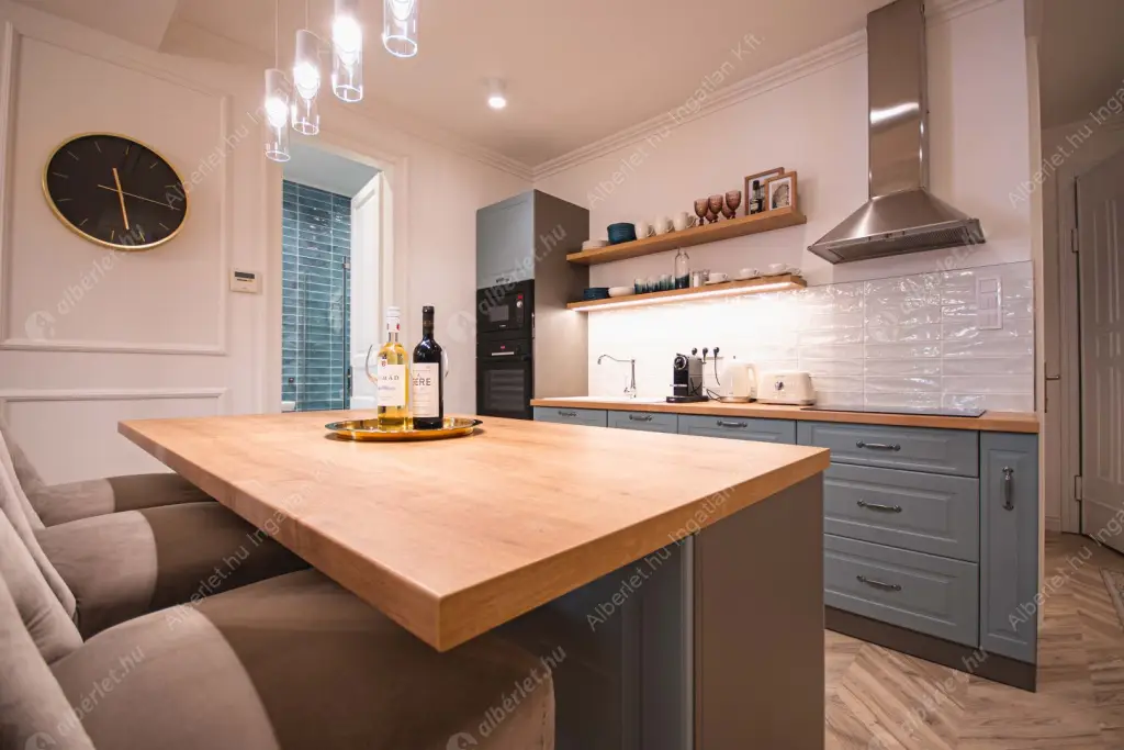 Kiadó albérlet 849000 Ft/hó áron: Budapest, V. kerület  Vitkovics Mihály utca. Mérete: 107 nm, 4 szobás | Alberlet.hu - 6623483