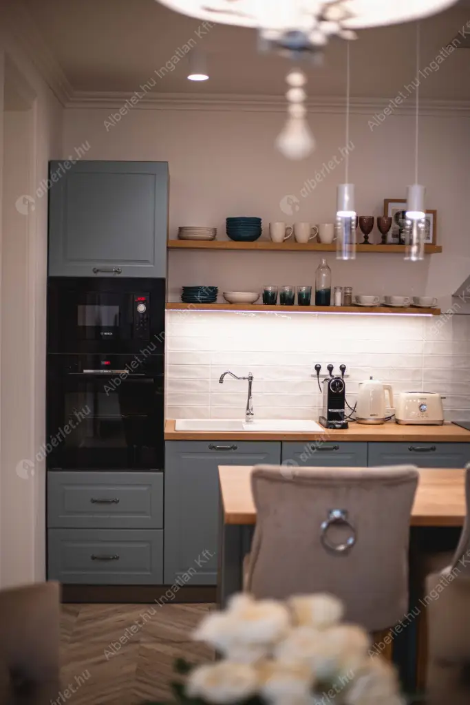 Kiadó albérlet 849000 Ft/hó áron: Budapest, V. kerület  Vitkovics Mihály utca. Mérete: 107 nm, 4 szobás | Alberlet.hu - 6623489