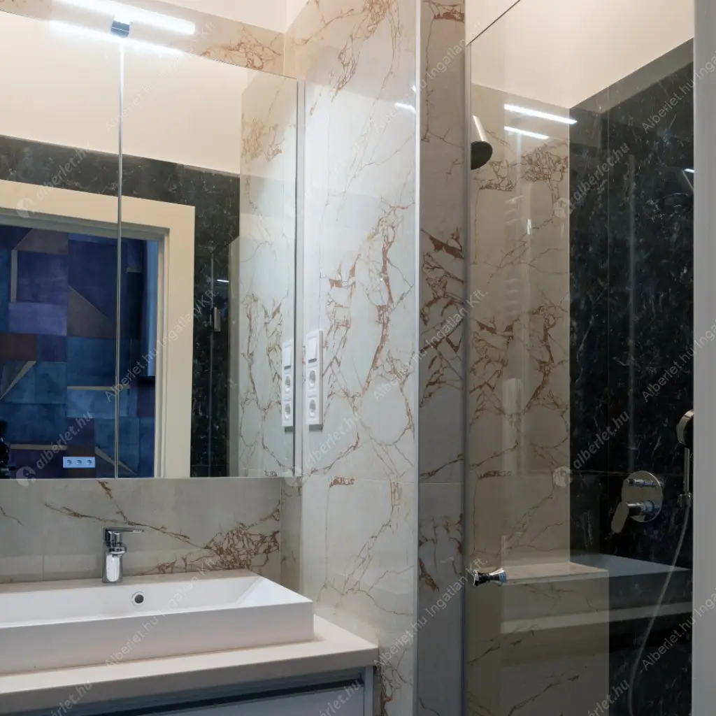 Kiadó albérlet 800000 Ft/hó áron: Budapest, V. kerület  Vörösmarty tér. Mérete: 69 nm, 2 szobás | Alberlet.hu - 6573593