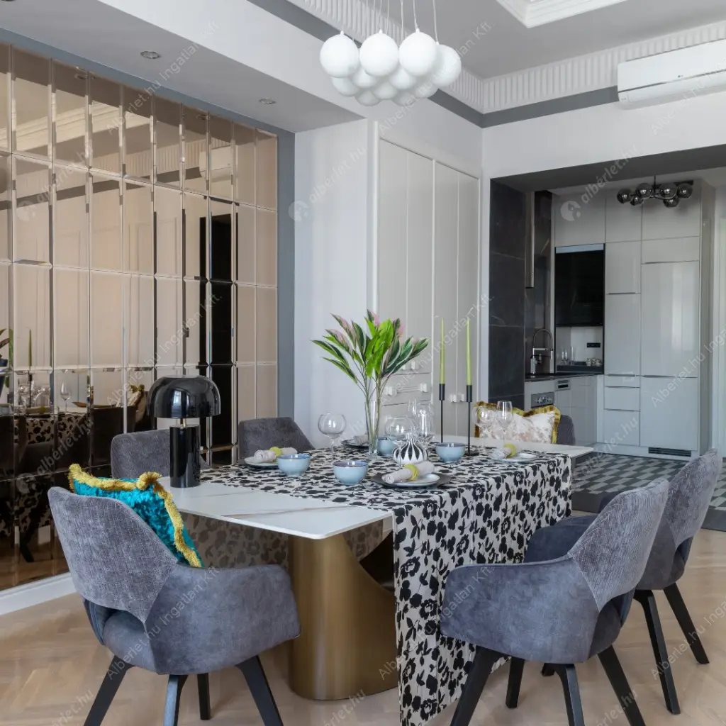 Kiadó albérlet 648000 Ft/hó áron: Budapest, V. kerület  Vörösmarty tér. Mérete: 69 nm, 2 szobás | Alberlet.hu - 6594064