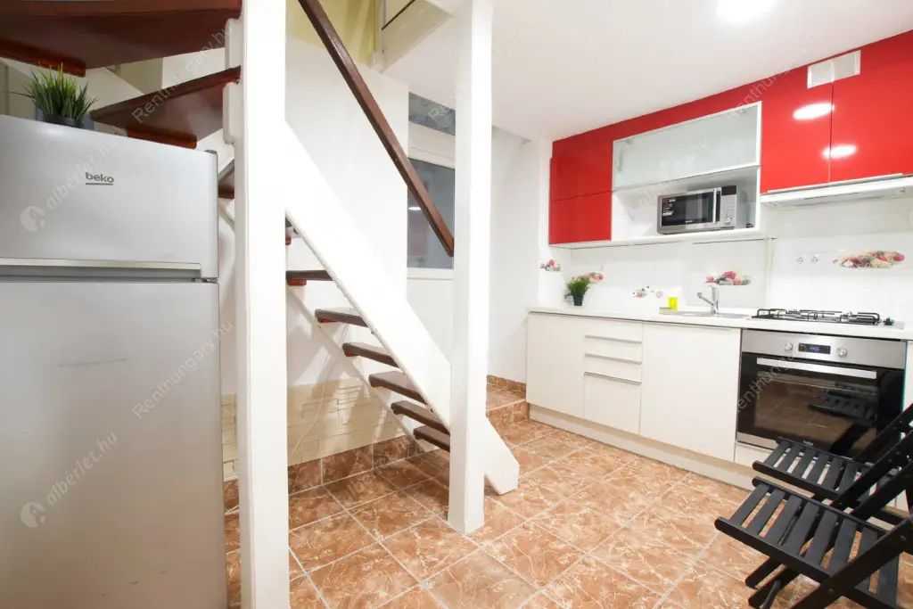 Kiadó albérlet 280000 Ft/hó áron: Budapest, V. kerület  Zoltán utca. Mérete: 65 nm, 3 szobás | Alberlet.hu - 6582724