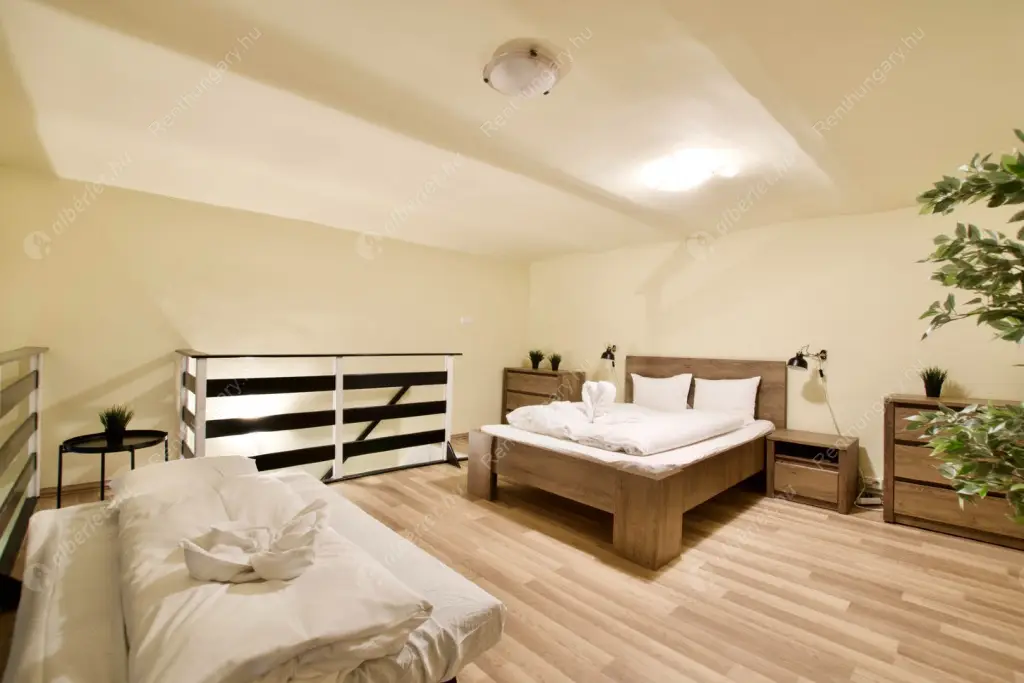 Kiadó albérlet 280000 Ft/hó áron: Budapest, V. kerület  Zoltán utca. Mérete: 65 nm, 3 szobás | Alberlet.hu - 6582730